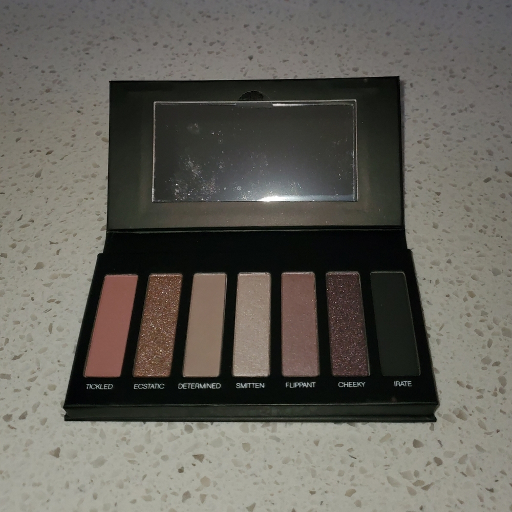 Moodstruck eye shadow palette 3